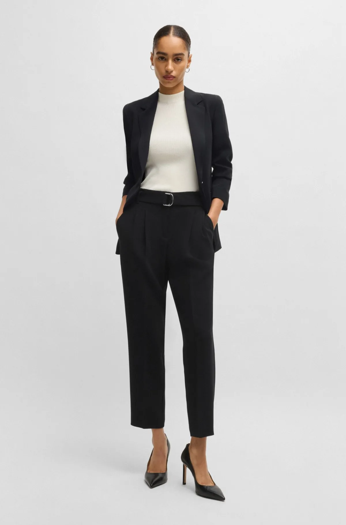 afkortede_bukser_med_regular_fit_i_strygelet_crepe_4-3.webp HUGO BOSS Afkortede Bukser Med Regular Fit I Strygelet Crepe Sort Online