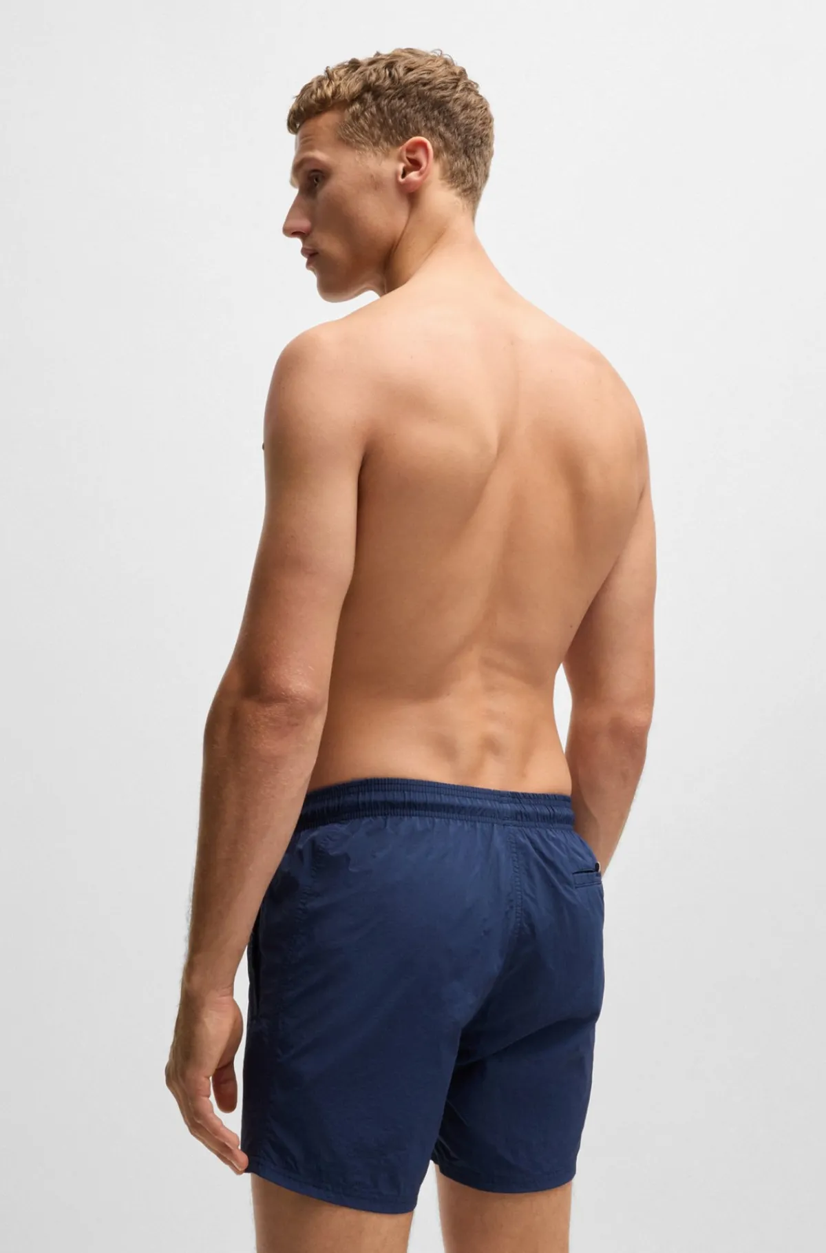 badeshorts_i_hurtigtrrende_stof_med_logo_i_kontrastfarve_5.webp HUGO BOSS Badeshorts I Hurtigtørrende Stof Med Logo I Kontrastfarve Mørkeblå Shop