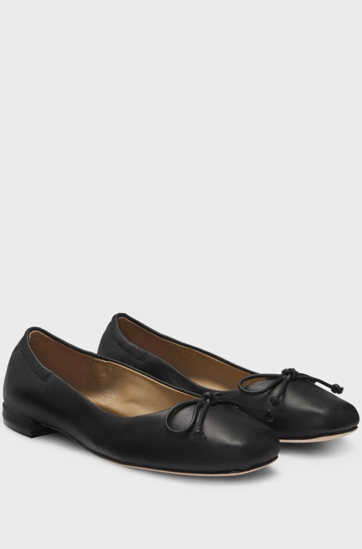 ballerinapumps_i_nappalder_med_flseoverdel_0.webp HUGO BOSS Ballerinapumps I Nappalæder Med Flæseoverdel Sort Cheap