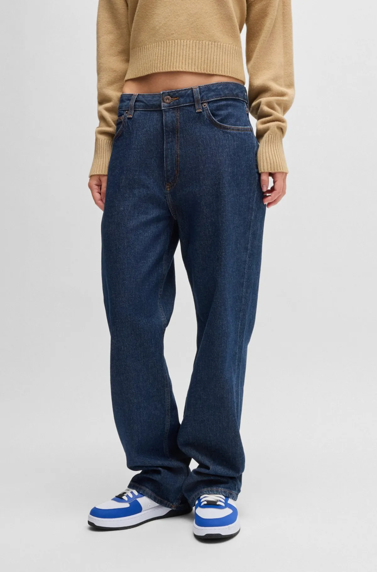 bl_jeans_i_denim_med_behageligt_strk_og_saltandpeppereffekt_1.webp HUGO BOSS Blå Jeans I Denim Med Behageligt Stræk Og Salt-and-pepper-effekt. Mørkeblå Fashion