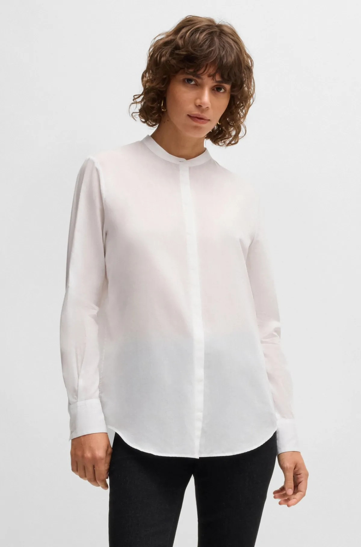 bluse_med_regular_fit_bluse_i_chambray_af_en_bomuldsblanding_0.webp HUGO BOSS Bluse Med Regular Fit Bluse I Chambray Af En Bomuldsblanding Hvid Best