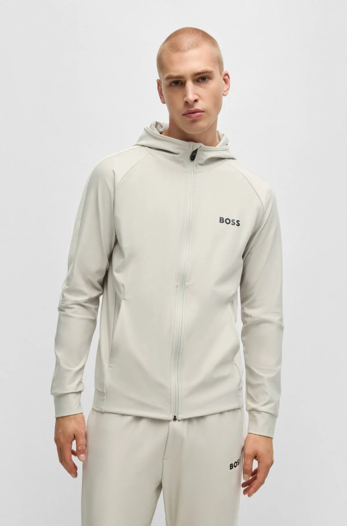 boss_x_matteo_berrettini_lynlstrje_med_regular_fit_og_signaturstribet_grafik_0-1.webp HUGO BOSS BOSS X MATTEO BERRETTINI Lynlåstrøje Med Regular Fit Og Signaturstribet Grafik Naturlig Sale