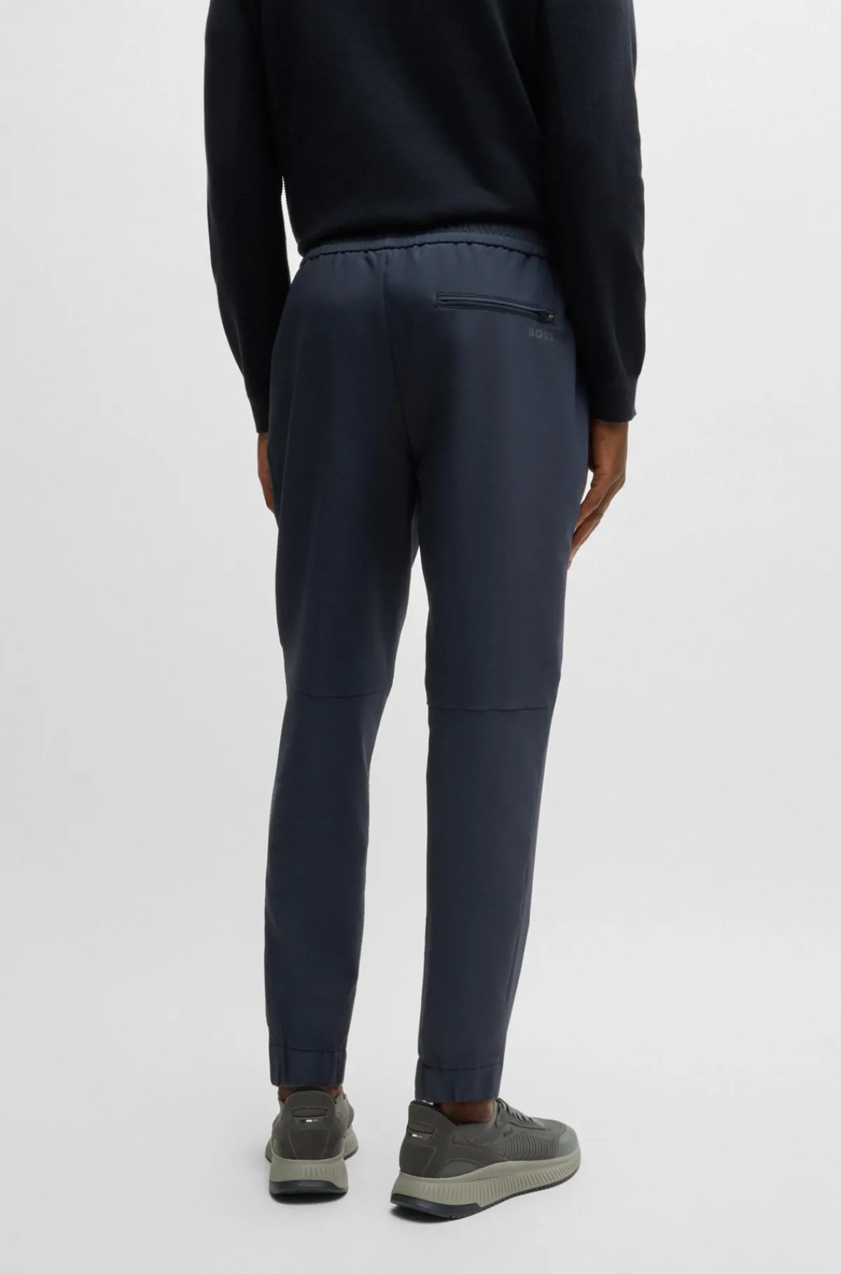chinos_med_tapered_fit_i_strygelet_stof_med_strk_i_fire_retninger_4-3.webp HUGO BOSS Chinos Med Tapered Fit I Strygelet Stof Med Stræk I Fire Retninger Mørkeblå Store