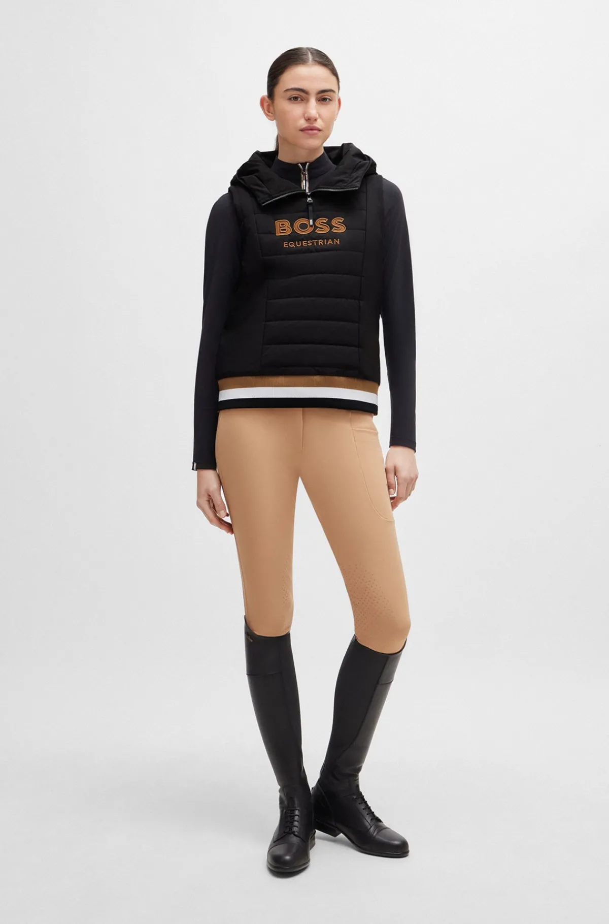 httetrje_uden_rmer_til_hestesport_med_broderet_logo_2.webp HUGO BOSS Hættetrøje Uden ærmer Til Hestesport Med Broderet Logo Sort Cheap