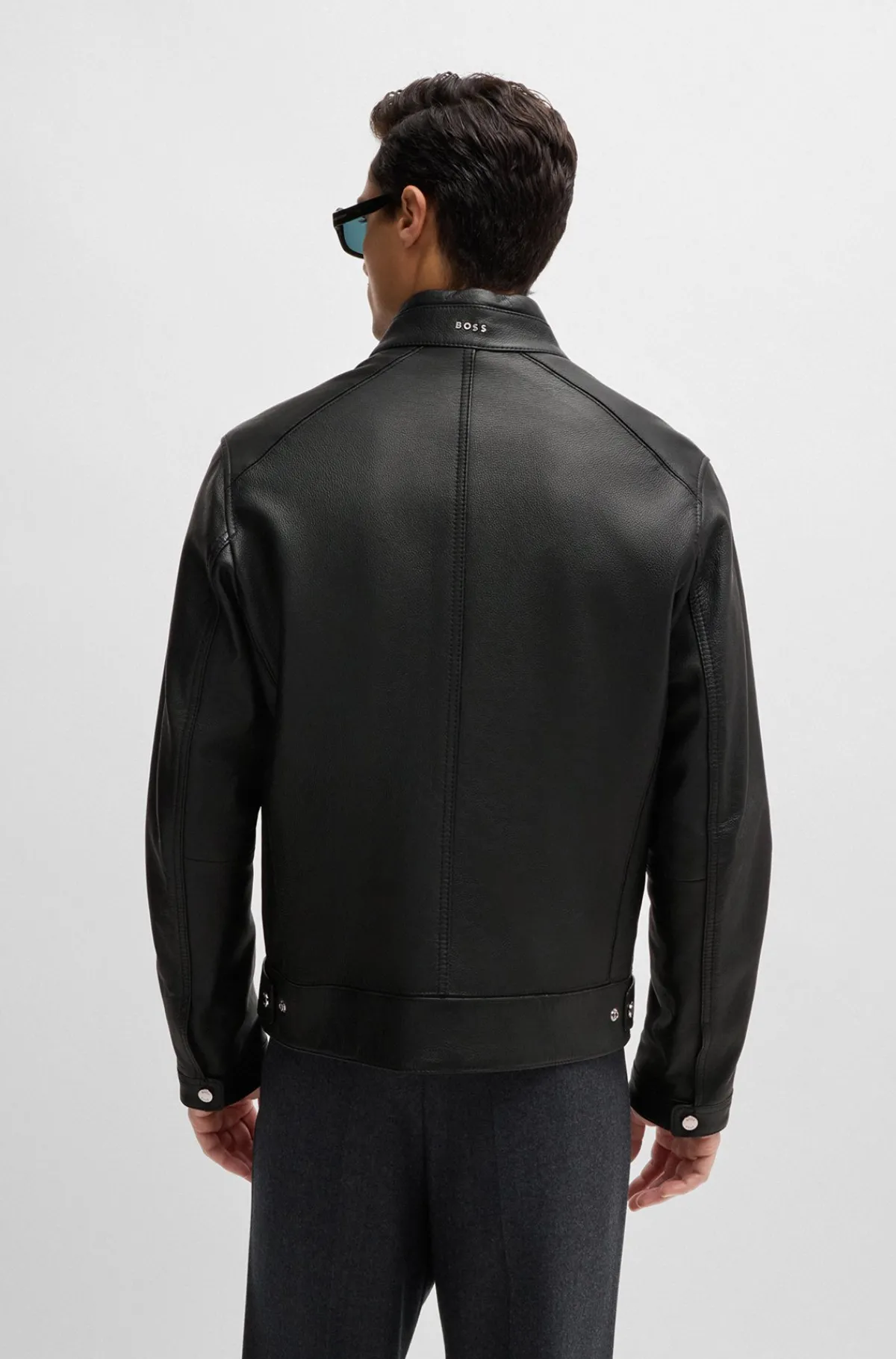 jakke_med_regular_fit_i_narvlder_4-1.webp HUGO BOSS Jakke Med Regular Fit I Narvlæder Sort Online