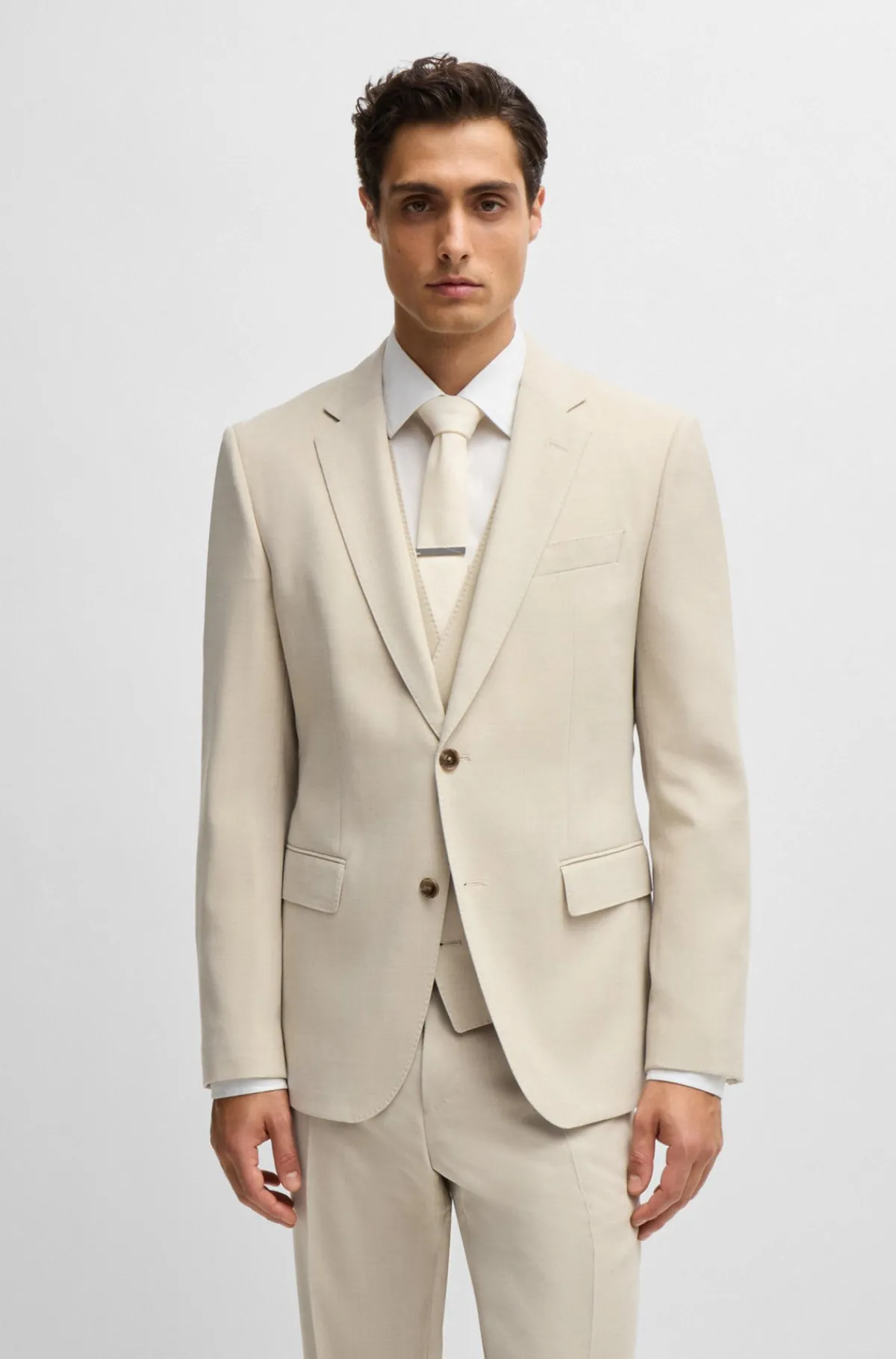 jakkest_i_tre_dele_i_slim_fit_af_stof_med_mikromnster_4.webp HUGO BOSS Jakkesæt I Tre Dele I Slim Fit Af Stof Med Mikromønster Lys beige Clearance