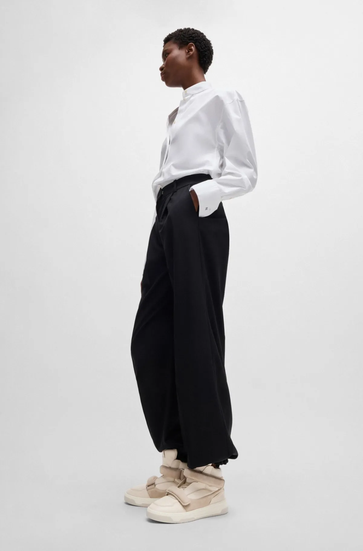 naomi_x_bosssneakers_i_lder_og_ruskind_med_hj_profil_3.webp HUGO BOSS NAOMI X BOSS-sneakers I Læder Og Ruskind Med Høj Profil Naturlig Discount
