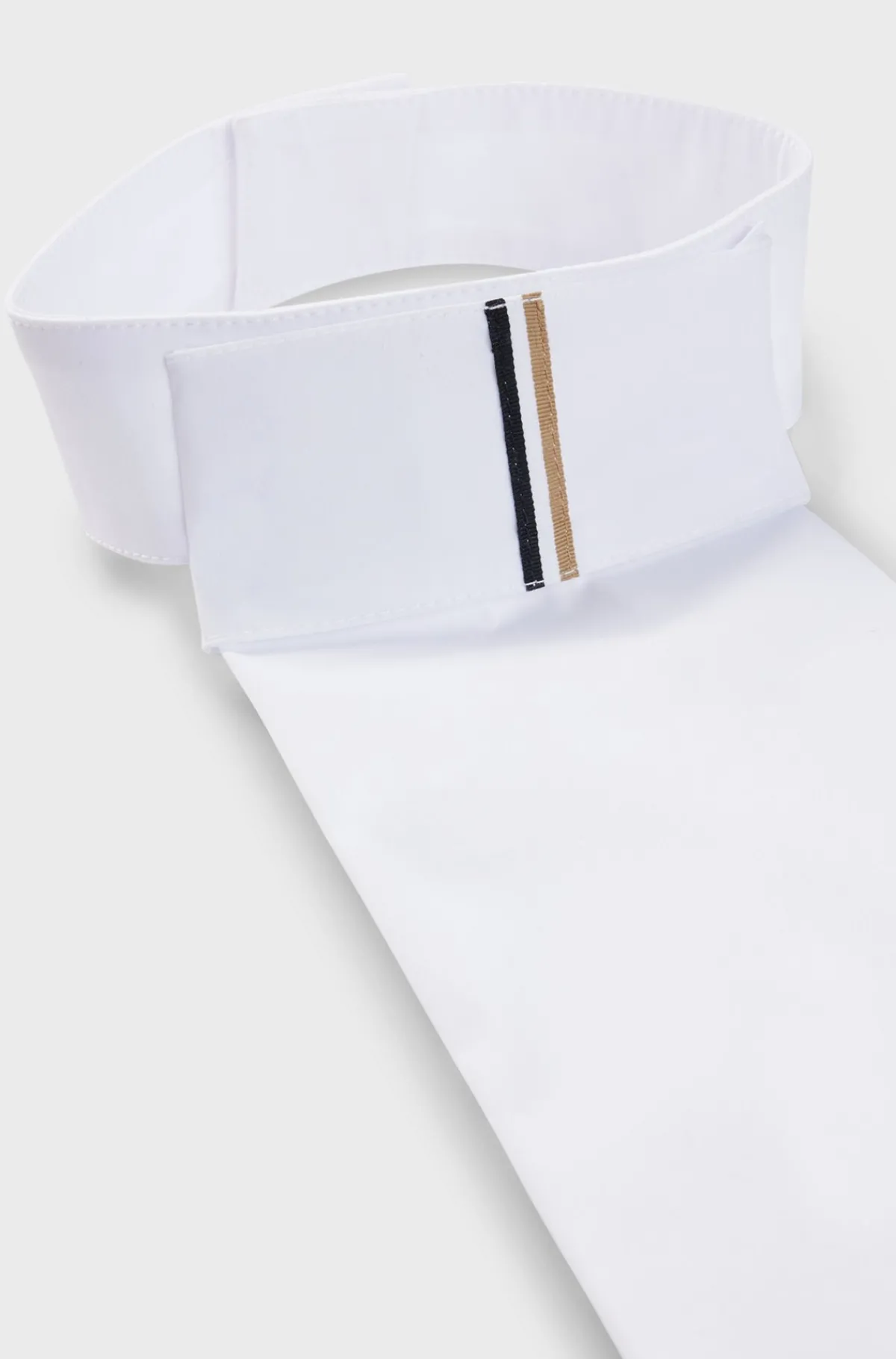 onepiece_plastron_til_hestesport_med_signaturstribe_5.webp HUGO BOSS One-piece Plastron Til Hestesport Med Signaturstribe Hvid Best