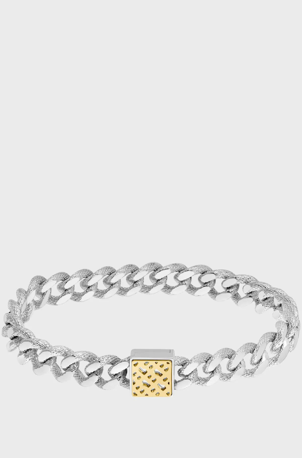 slvfarvet_armbnd_med_en_tekstureret_kde_og_monogramlukning_4.webp HUGO BOSS farvet Armbånd Med En Tekstureret Kæde Og Monogramlukning Sølv New