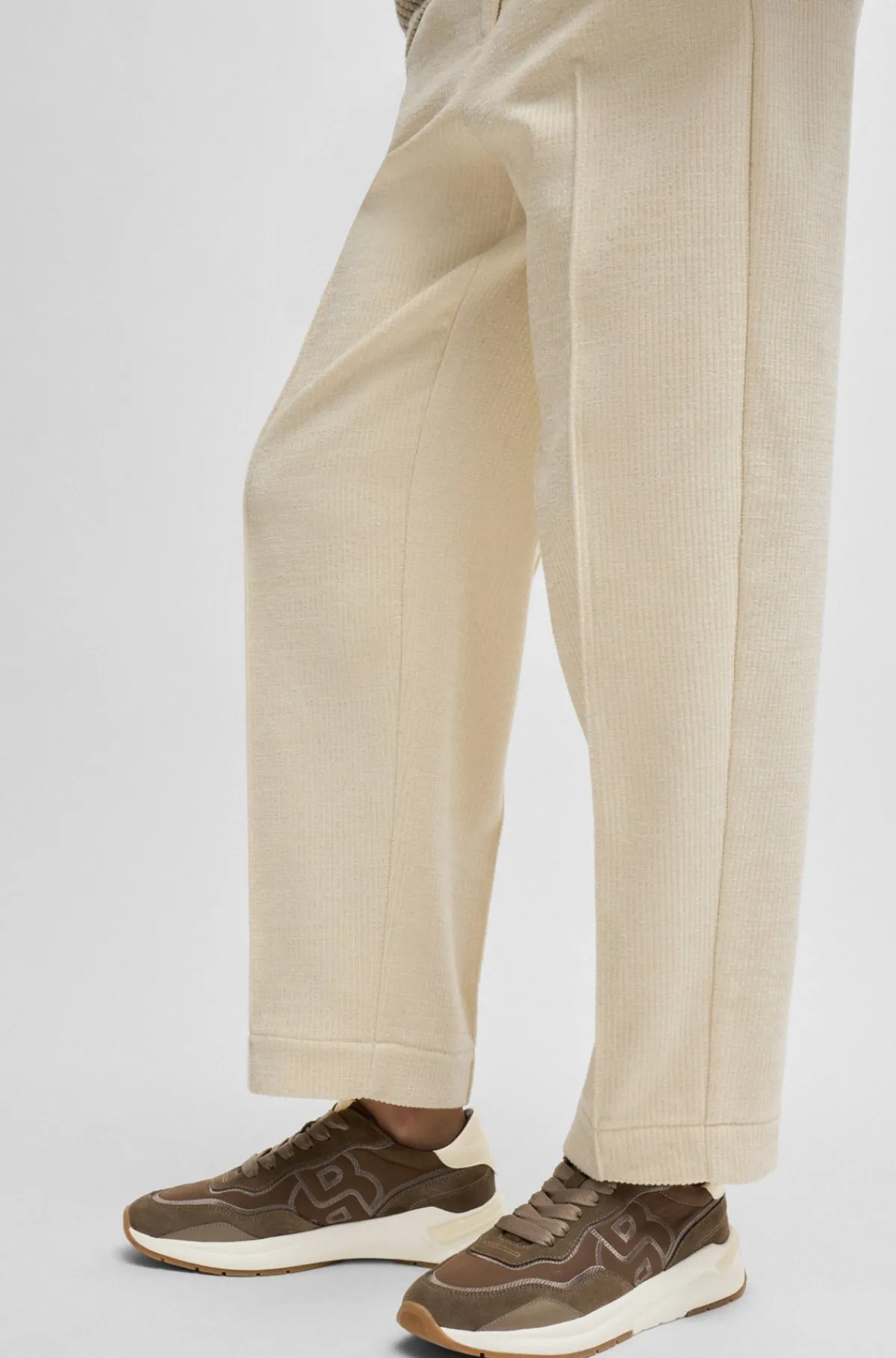 sneakers_i_blandede_materialer_med_dobbelt_bmonogram_5.webp HUGO BOSS Sneakers I Blandede Materialer Med Dobbelt B-monogram Brun New