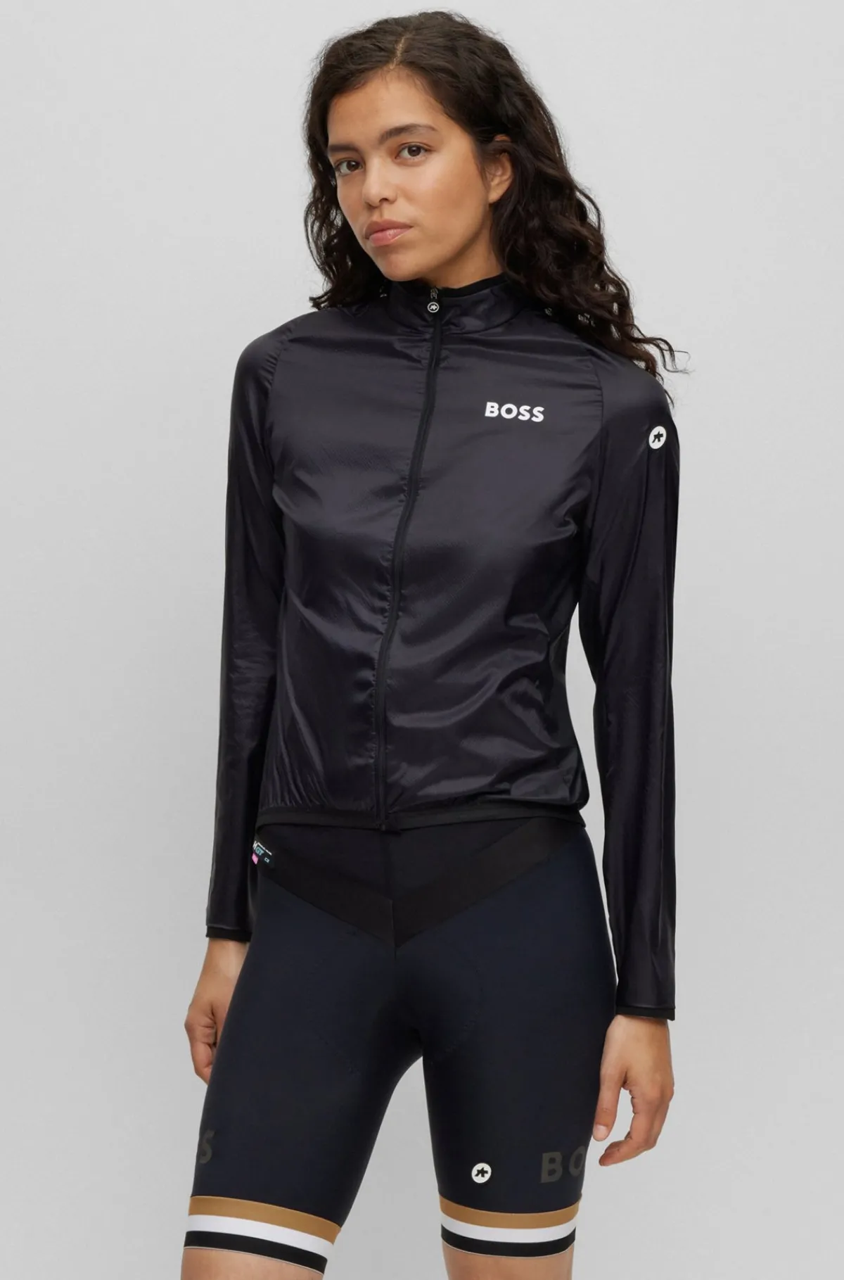 vindjakke_fra_boss_x_assos_med_strkbart_mesh_og_et_design_der_nemt_kan_pakkes_ned_5.webp HUGO BOSS Vindjakke Fra BOSS X ASSOS Med Strækbart Mesh Og Et Design, Der Nemt Kan Pakkes Ned Sort Flash Sale